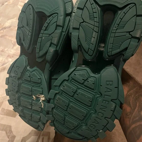 Balenciaga tracks “green” size 43/11 amazing condition